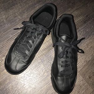 New! Men’s 11 Black leather Puma Athletic tennis shoes - Dress or Casual outfits